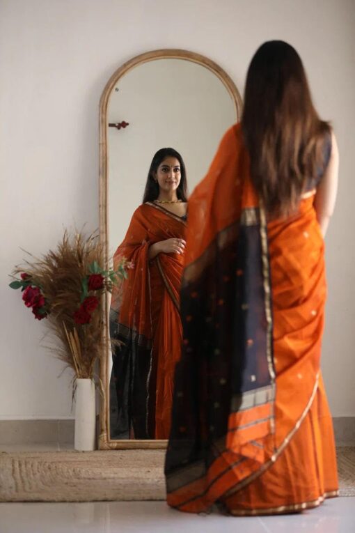 Women's Cotton Linen Saree With Gold-Toned Zari Work, Tassels & Unstitched Blouse Piece - Kancheepuram Vrk Silks Karimnagar Photos - Image 5