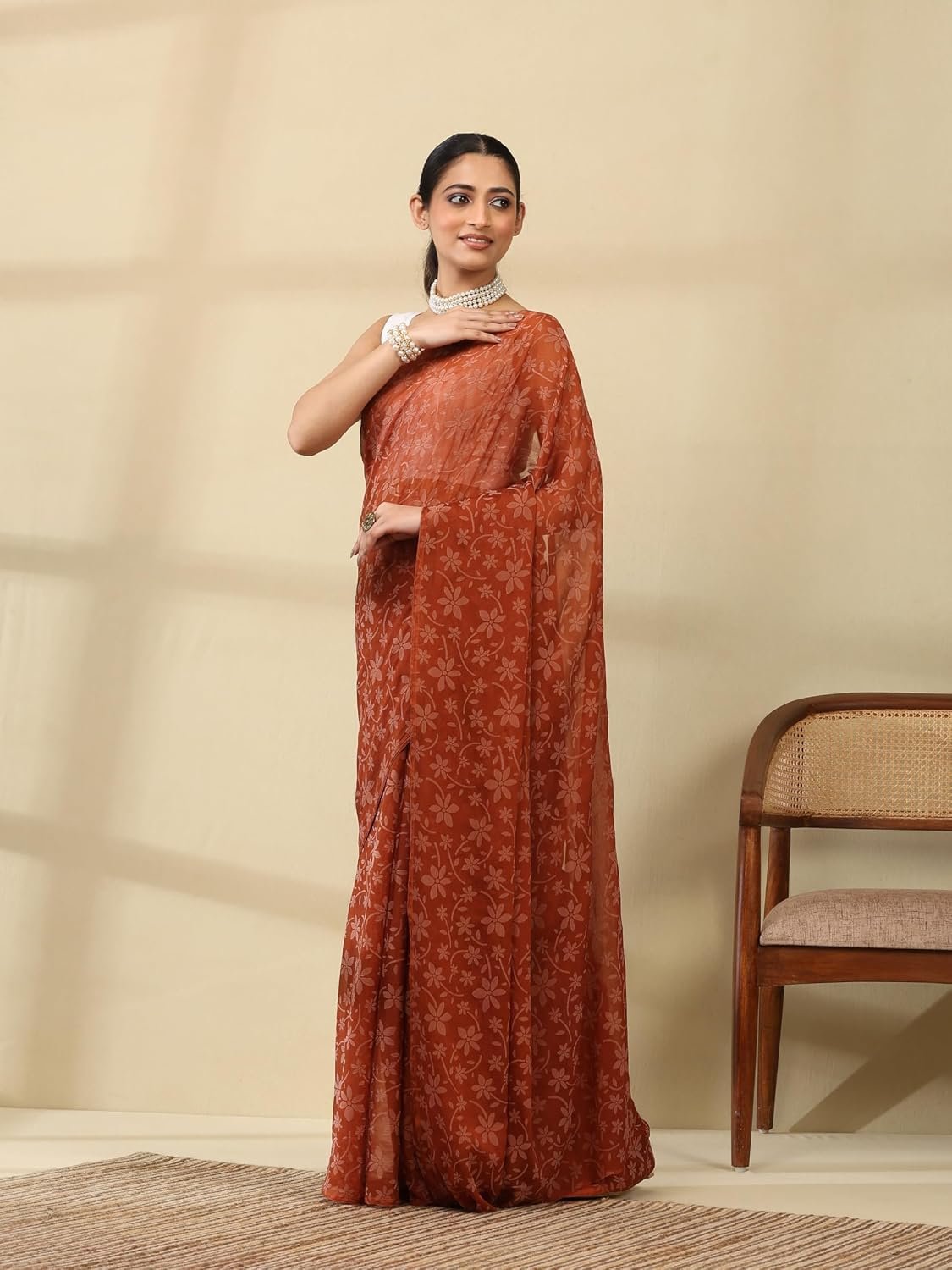 Garden Vareli Lock Chiffon Floral Saree - Jimmy Choo Saree Myntra Wholesale - Image 3